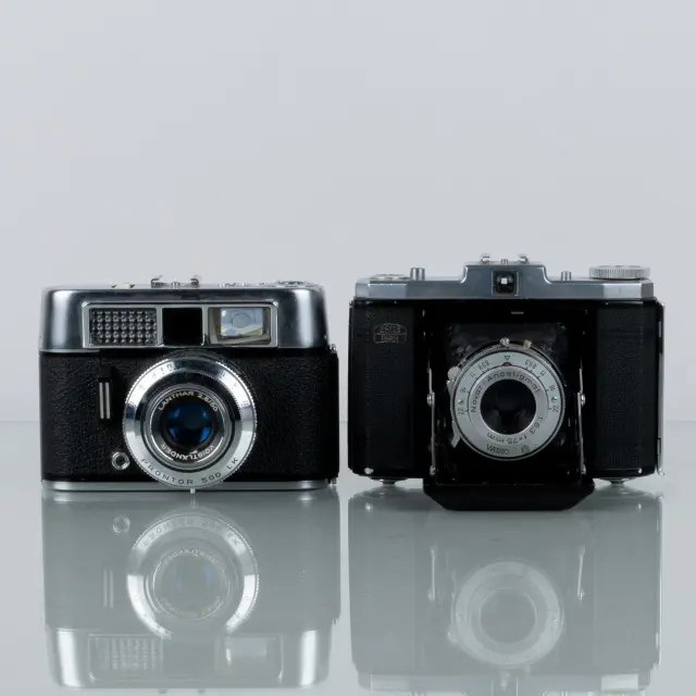 FOTOCAMERE, 2 pezzi, Voigländer e Zeiss Ikon Nettar, anni 1900