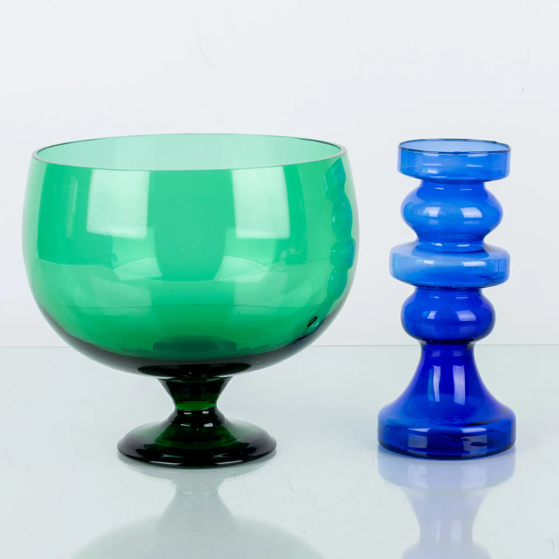 BOWL ON FOOT e VASE, vetro, tra le altre cose probabilmente Reijmyre, la seconda metà del 1900