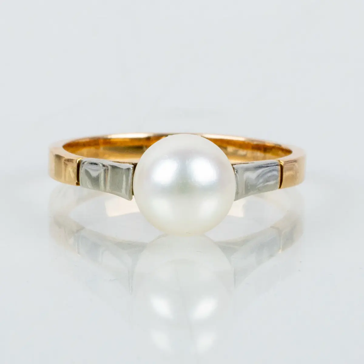 RING, 18k deux couleurs, con perle coltivate, seconda metà del XX secolo