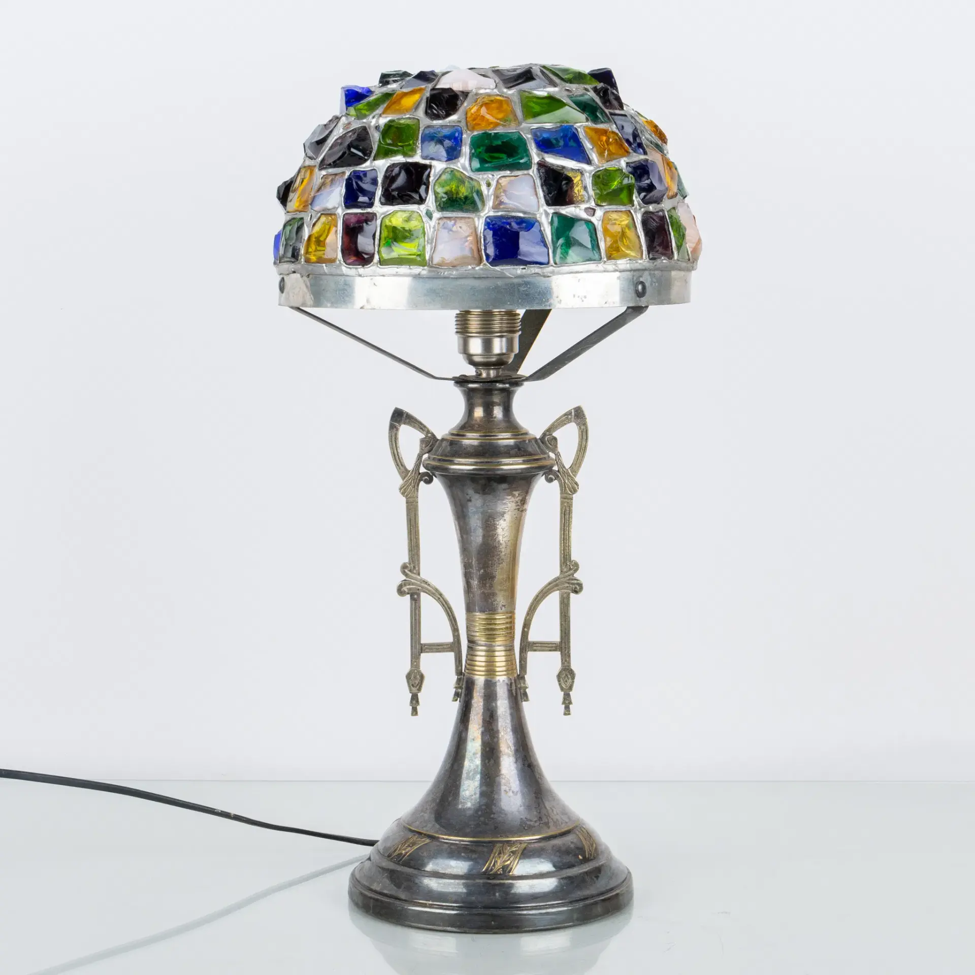 LAMPADA DA TAVOLO, nichel argento e vetro, circa 1900
