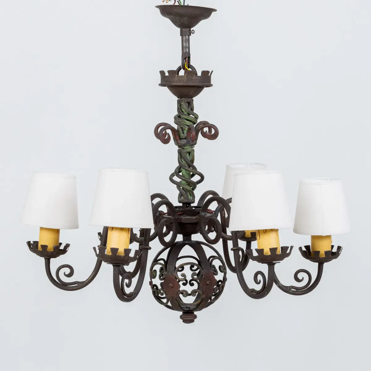 LAMPADA DA SOFFITTO, FERRO BATTUTO, CIRCA 1900