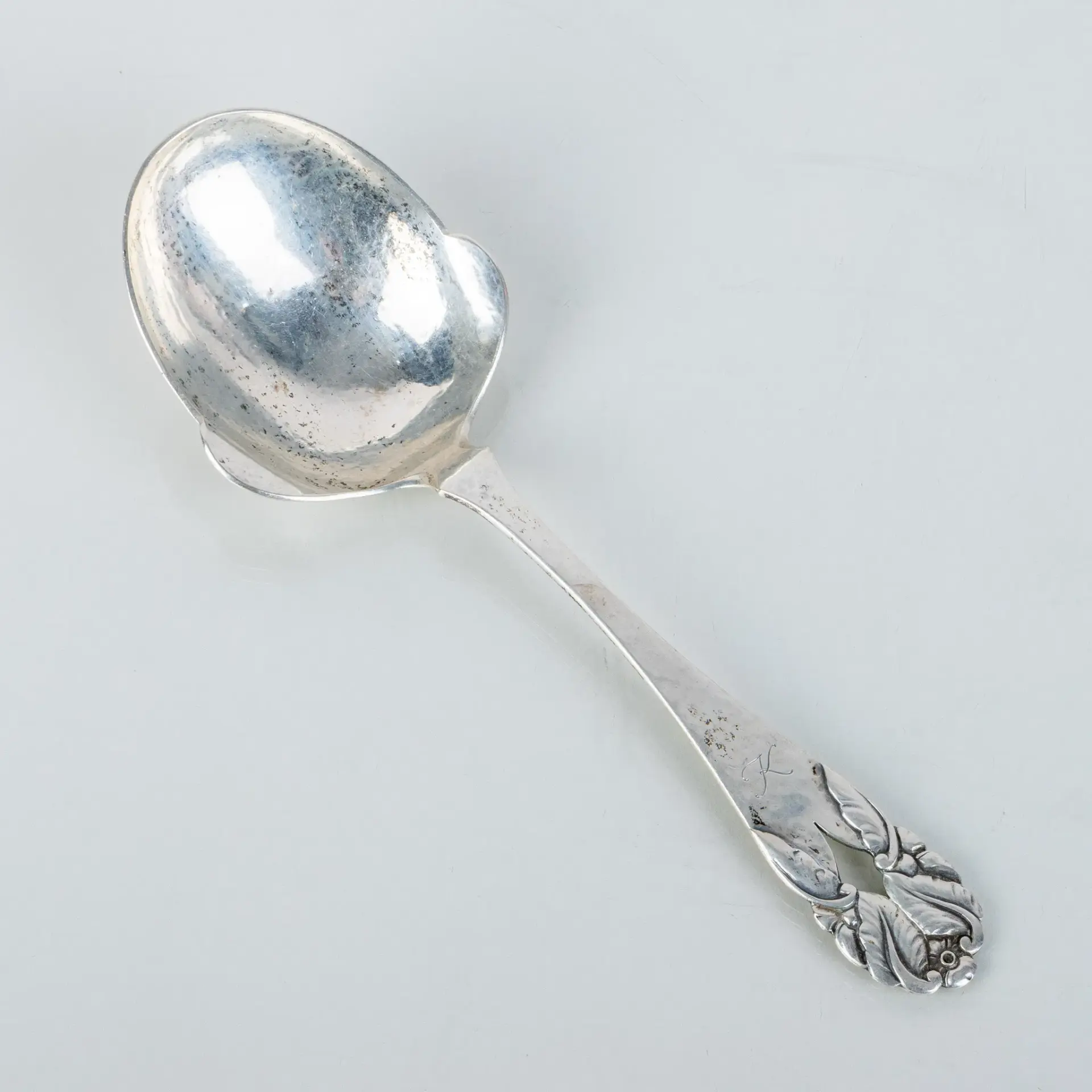 CUCCHIAIO DA SERVIRE, argento, la prima metà del XX secolo