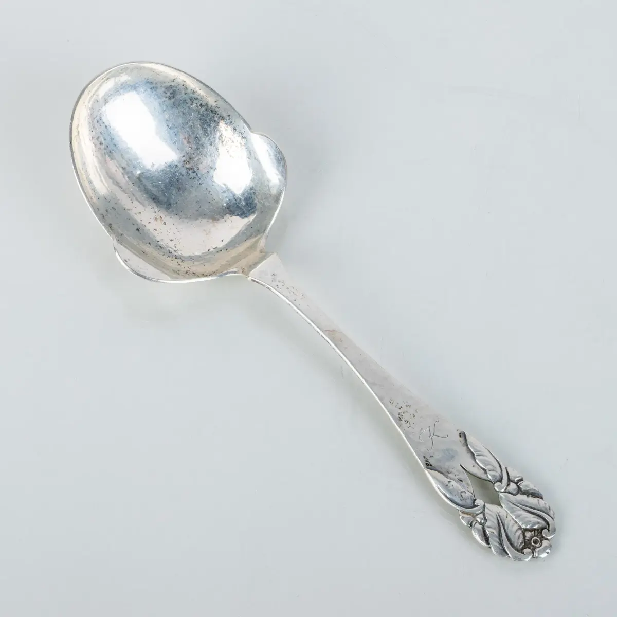 CUCCHIAIO DA SERVIRE, argento, la prima metà del XX secolo
