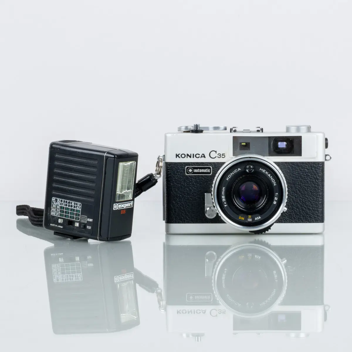 CAMERA, Konica C35 automatica, Giappone
