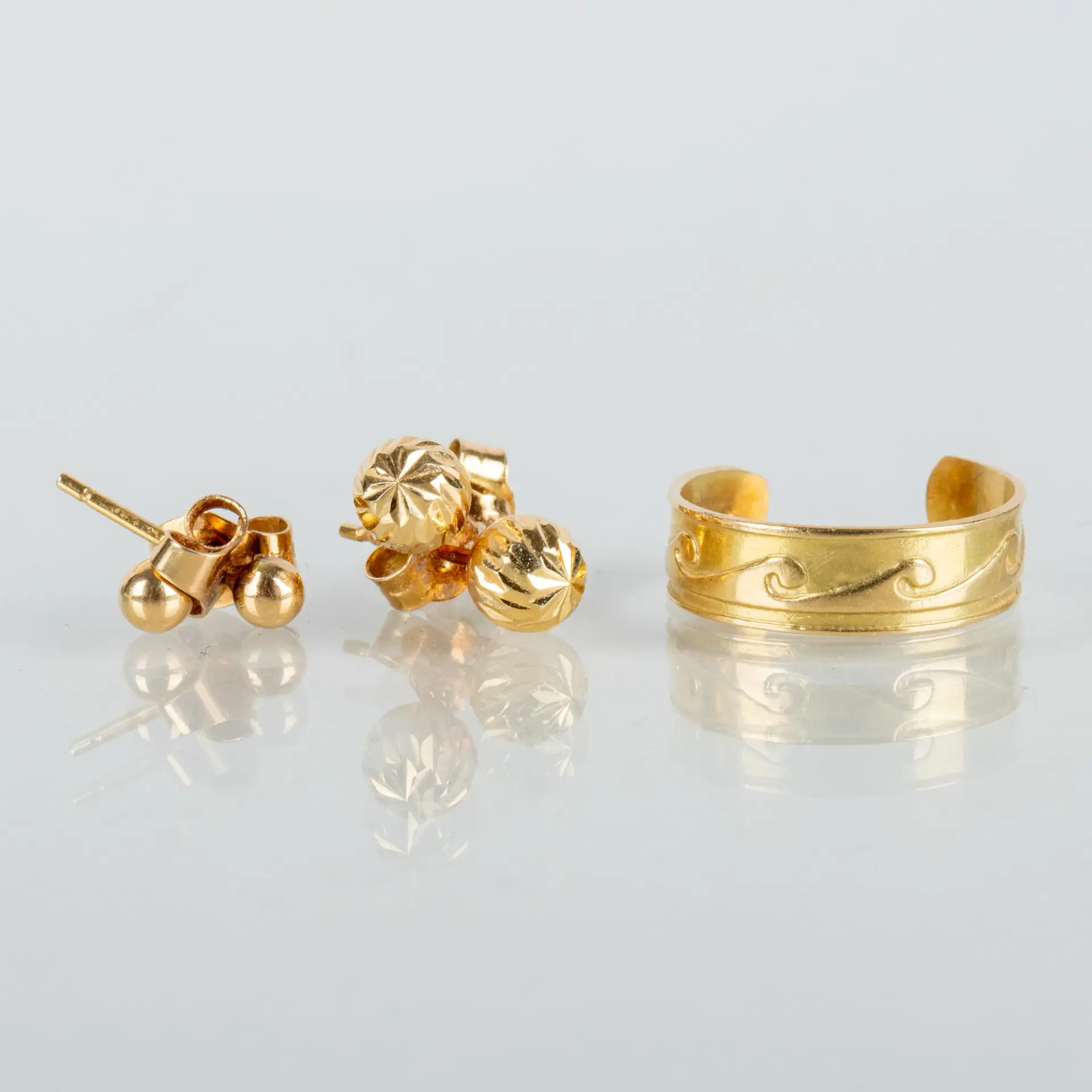 ANELLO PER LE DITA E ORECCHINI, 6 parti, oro 18 carati