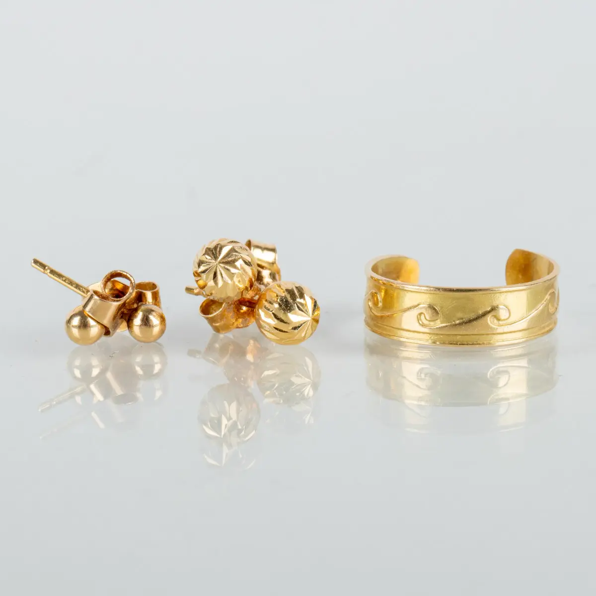 ANELLO PER LE DITA E ORECCHINI, 6 parti, oro 18 carati