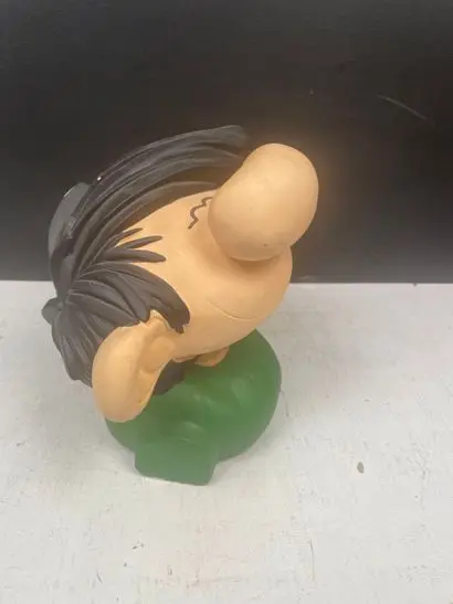 Gaston Lagaffe Bust Figurine - Terracotta / Painted Ceramic - Lot 255