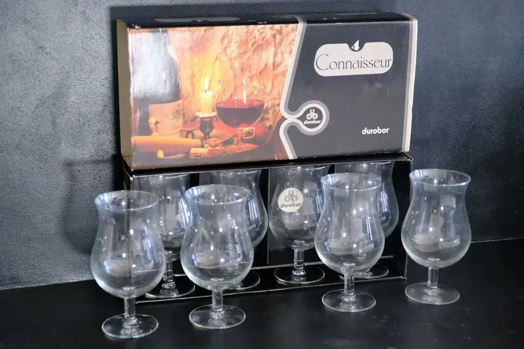 DUROBOR 4 Connoisseur. Set of 8 tasting glasses. H.: 17 cm. In their