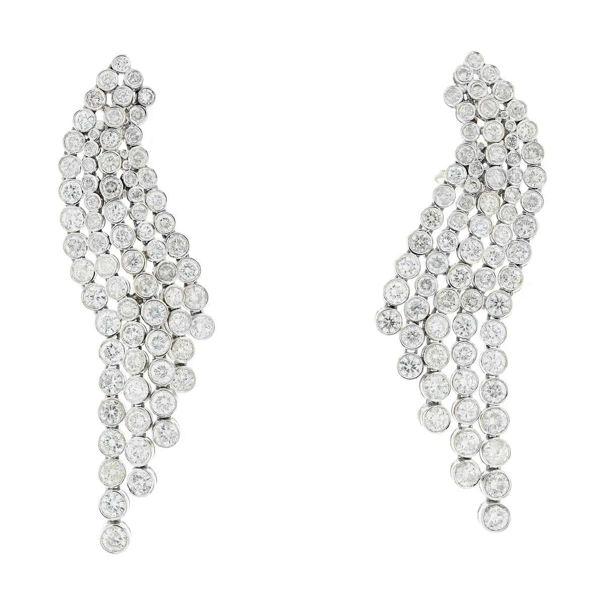 Paire de pendants d'oreille diamants | Pair of diamond pendant earrings