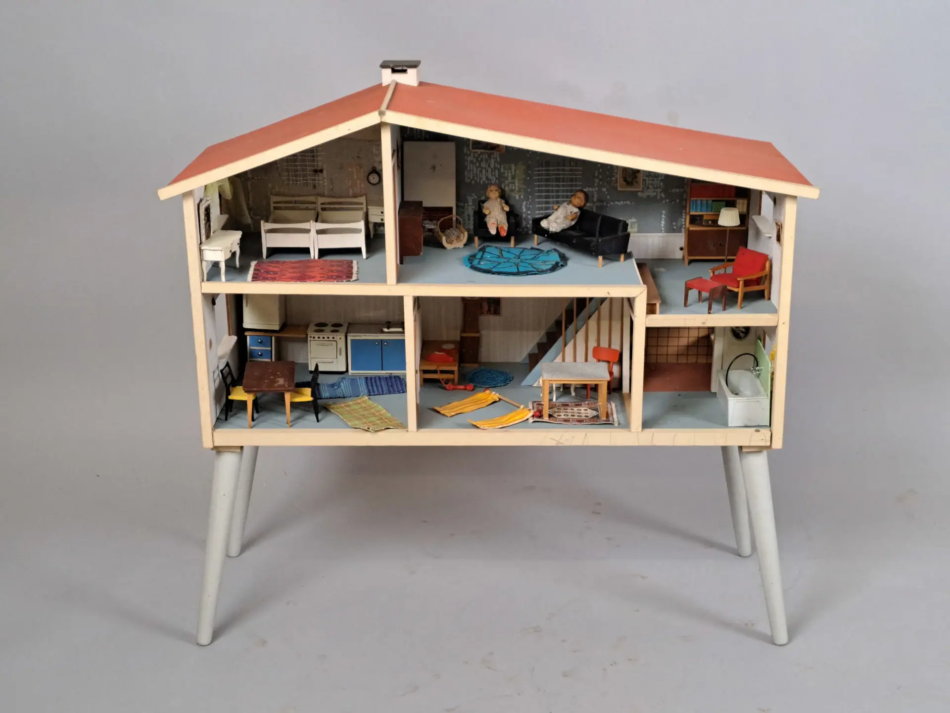 Dockhus med inredning, Lundby