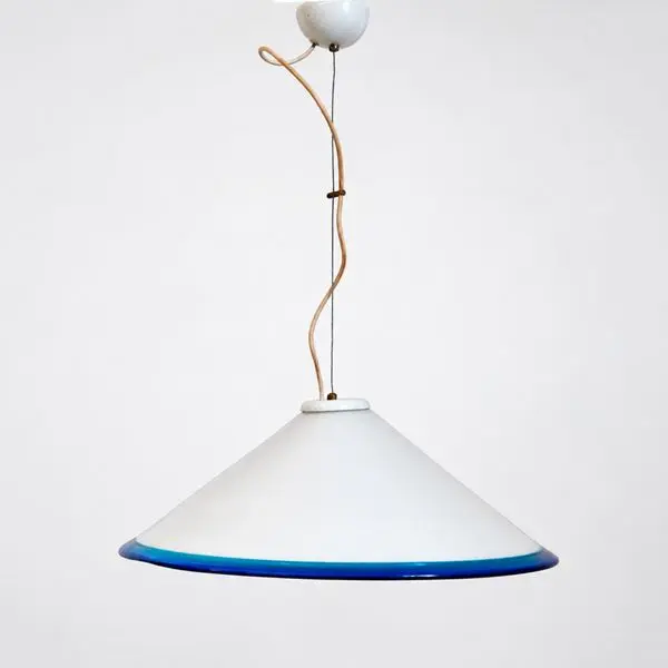 Lampadario in vetro di Murano a cono paralume bianco satinato e un