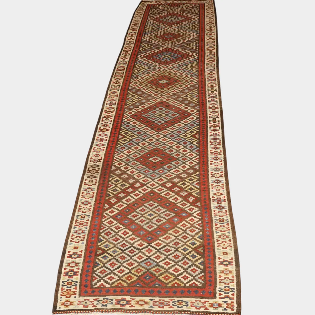Alfombra de pasillo del Cáucaso en lana, del siglo XIX.