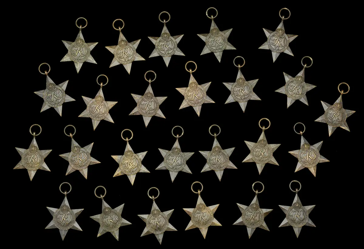 1939-45 Star (25), all unnamed as issued, generally very fine (25) £50-£70