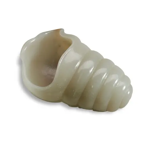 A WHITE AND RUSSET JADE CONCH SHELL FORM BRUSH WASHER 19TH /...