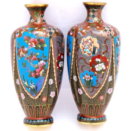 A GOOD PAIR OF JAPANESE CLOISONNÉ VASES MEIJI PERIOD, 19TH C...