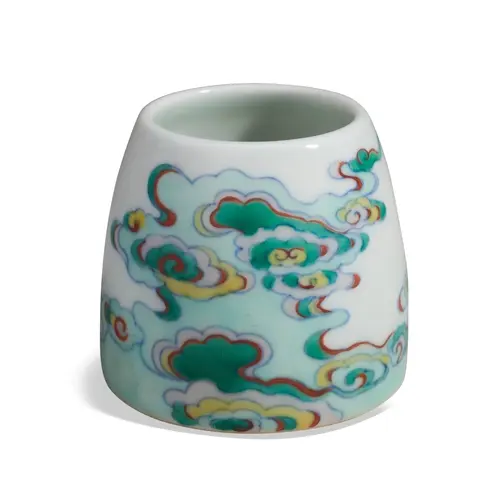 A DOUCAI BRUSH WASHER WITH RUYI-SHAPED CLOUDS 19TH / 20TH CE...