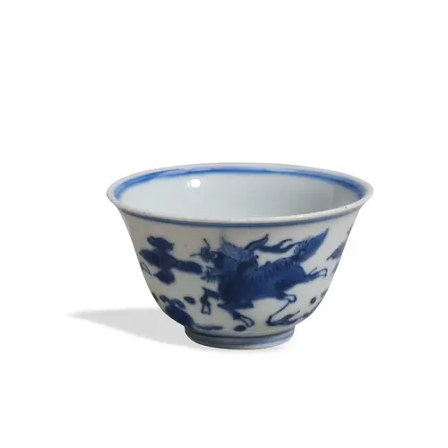 A FINE CHINESE PORCELAIN BLUE AND WHITE WINE CUP EARLY KANGX...