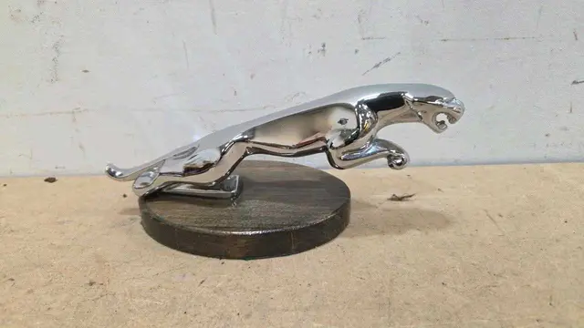 JAGUAR BONNET MASCOT 8" X 3"