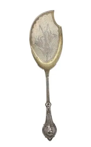Aesthetic Period Medallion Pattern Sterling Silver Ice Cream Server
