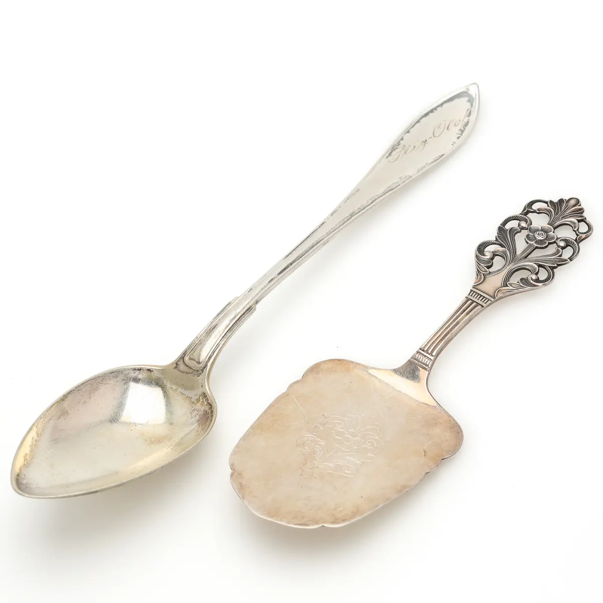 SKED samt TÅRTSPADE, silver, vikt 60 gram.