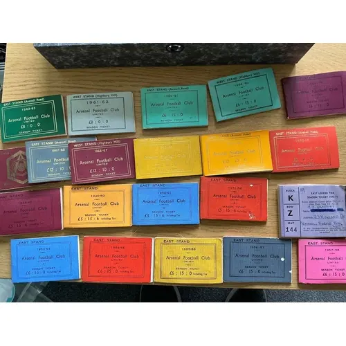Arsenal Season Ticket Book Collection: Near complete run fro...
