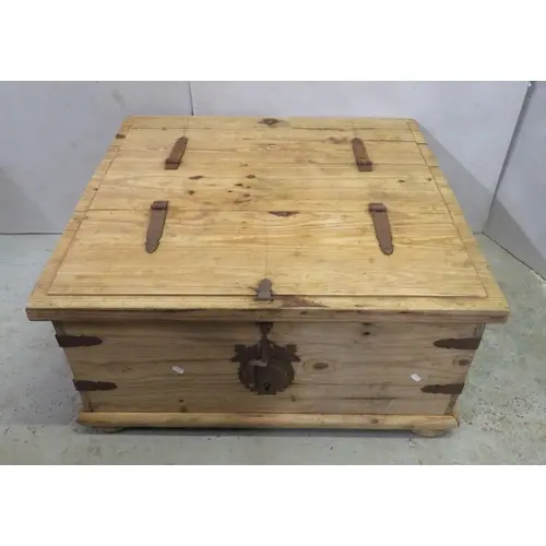 Vintage Pine Rustic Coffee Table with storage compartments t...
