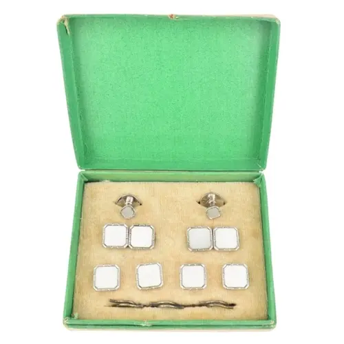 Boxed Silver cuff links & collar studs. The cufflinks st...