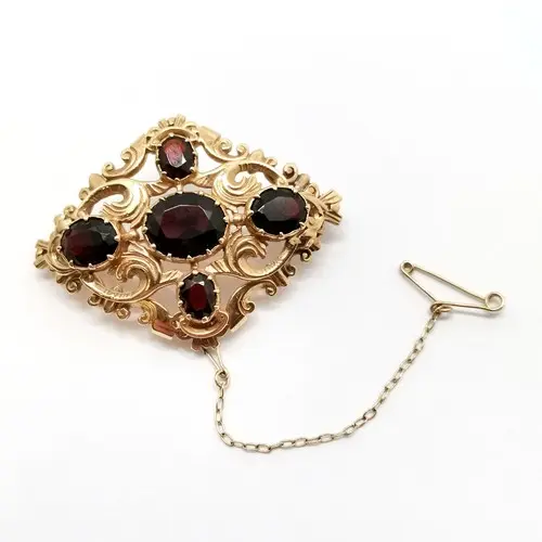 9ct hallmarked gold garnet stone set rococo style brooch wit...