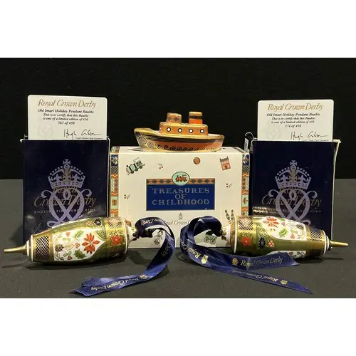 A pair of Royal Crown Derby Old Imari Holiday Pendant bauble...