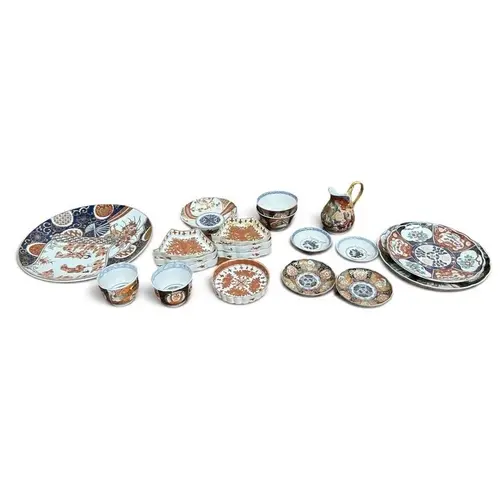 A QUANTITY OF IMARI PORCELAIN -