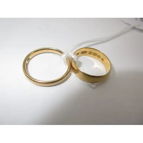 Two 18ct Gold Wedding Rings, Size M and O, 6.41g