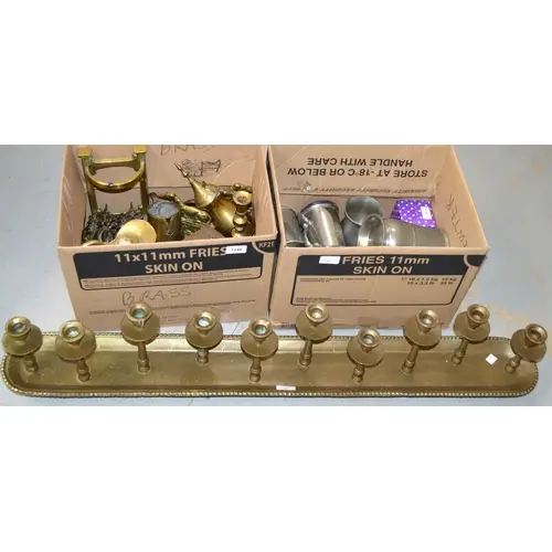 Quantity of various brass ware, including a Art Nouveau bras...