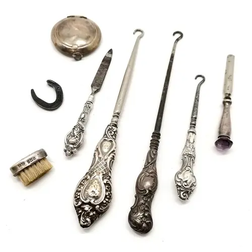 Qty of silver inc lucky horseshoe, handled buttonhooks (long...