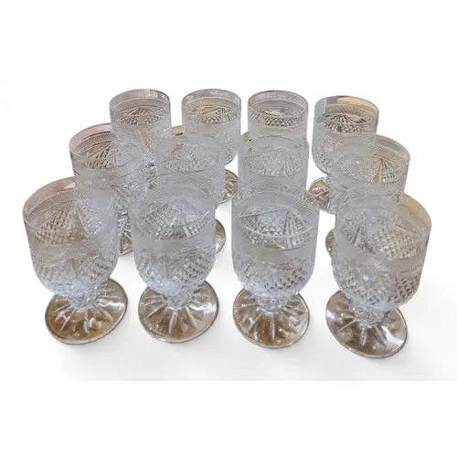 A good suite of Crystal Glasses.