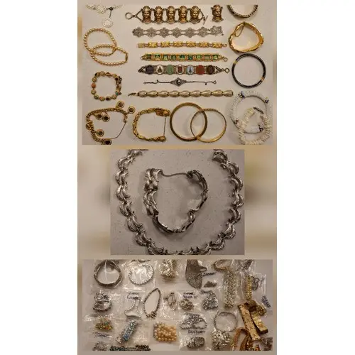 Vintage costume jewellery to include a Sarah Coventry gold t...
