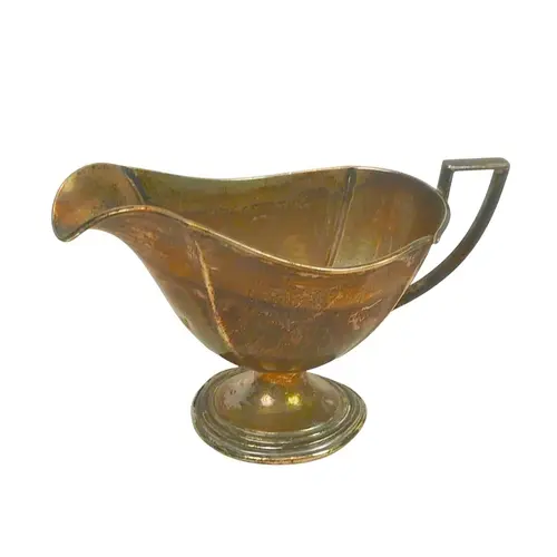A STERLING SILVER SAUCE BOAT, 17 by 8 by 10.5cm high, 3.6toz...