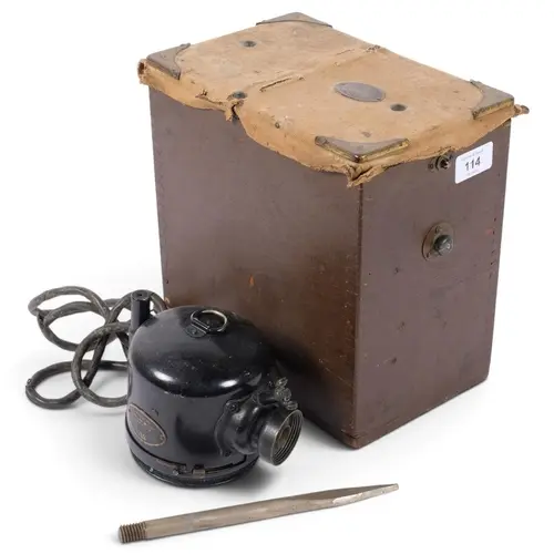 A First World War Period British Army lamp signalling device...