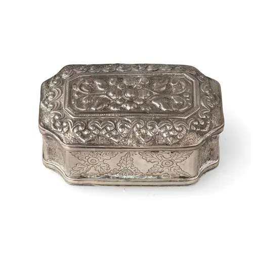 A 19TH C BALINESE SILVER BETEL BOX 100gms.