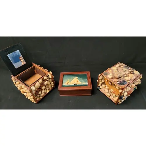 PAIR OF VINTAGE WOODEN SHELL ART TRINKET BOXES each with hin...