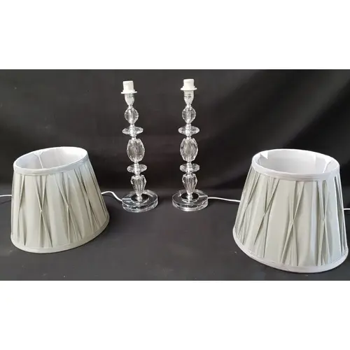 PAIR OF CONTEMPORARY CRYSTAL GLASS EFFECT LAMPS the lamps of...