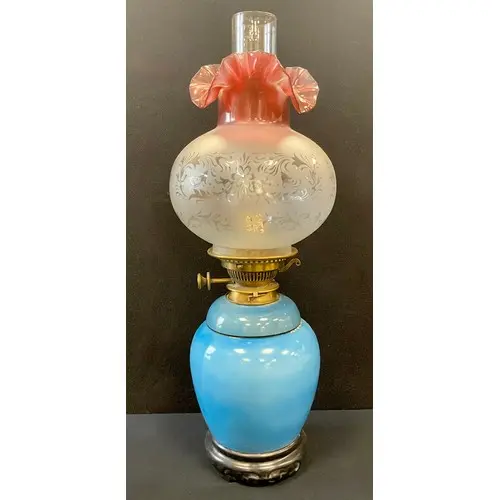An early 20th century Mailing oil lamp, Messenger No 2 burne...