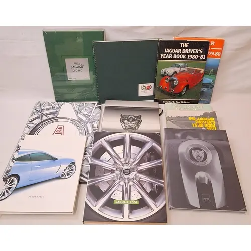 Limited Edition Jaguar Books incl. Jaguar 2000 Yearbook by R...