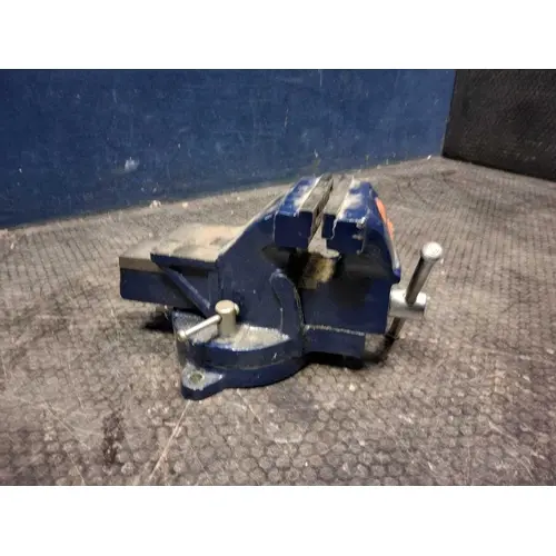 A ROTATING TABLE ENGINEERING VICE with 4in jaws