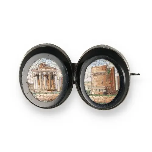 A MICRO MOSAIC BROOCH ON SILVER 3.5cm x 2cm