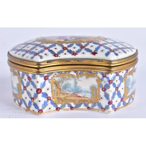 A 19TH CENTURY FRENCH PARIS PORCELAIN INGOT FORM BOX Sevres ...