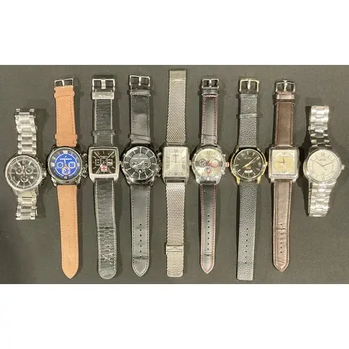 Watches - Gucci Gold tone case, with black dial men's watch;...