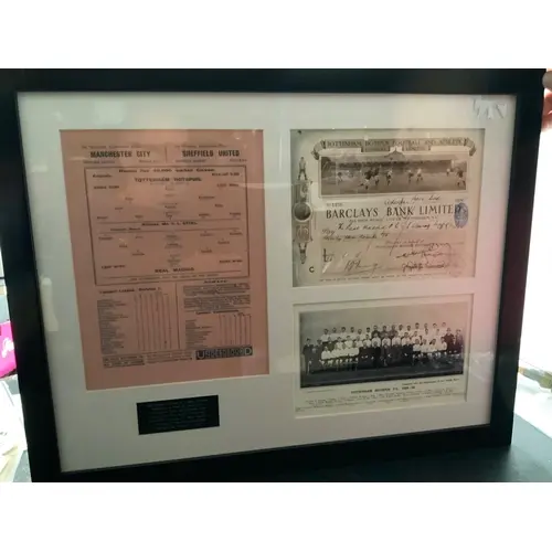 Tottenham 1925 - 1926 Football Memorabilia Display: Programm...