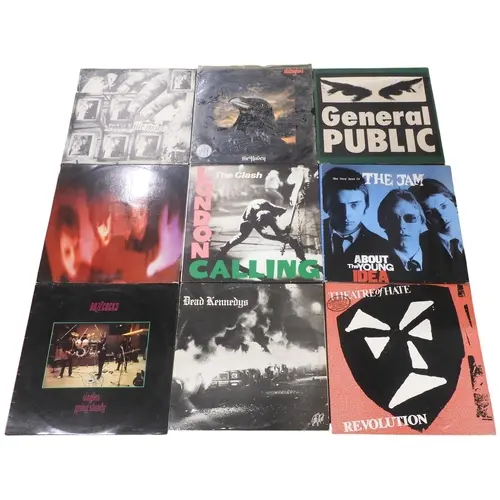 PUNK/POST PUNK/NEW WAVE/GOTH - A good lot of 29 punk and new...