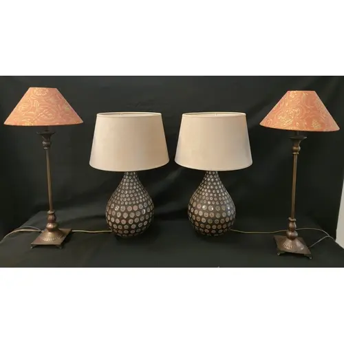 TWO PAIRS OF VINTAGE TABLE LAMPS comprising a pair with pear...