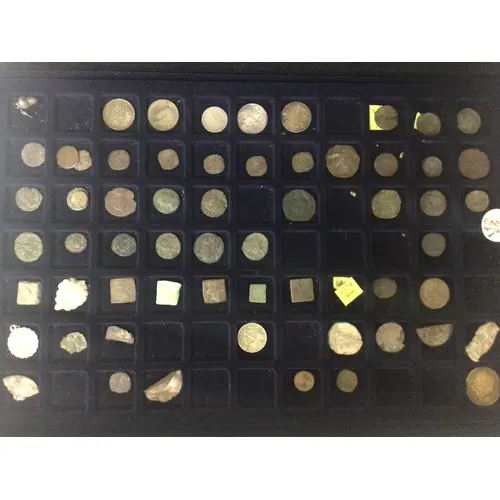 A Collectors case containing mixed metal detectors fin...